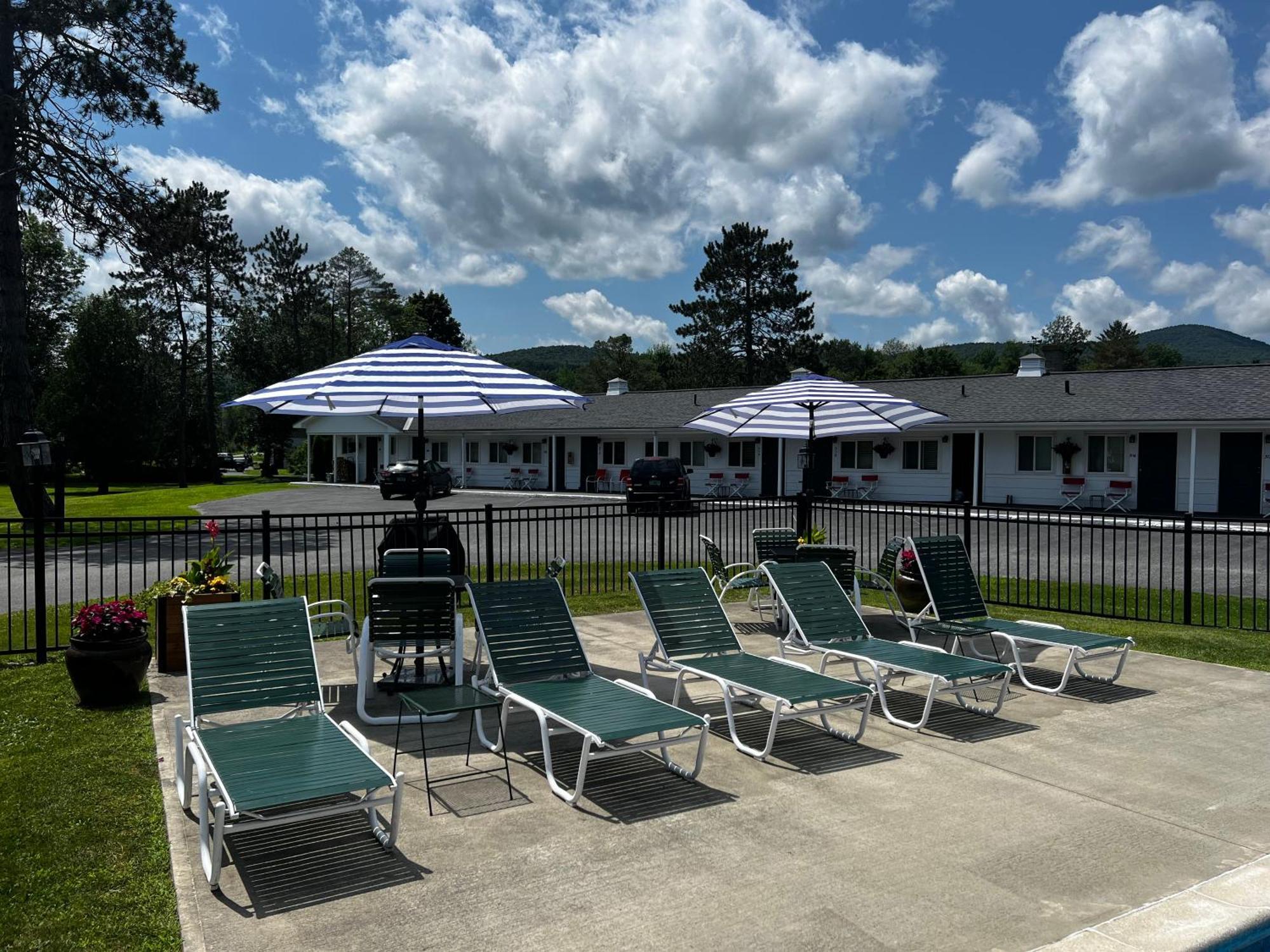 Stowe Motel & Snowdrift Exterior photo